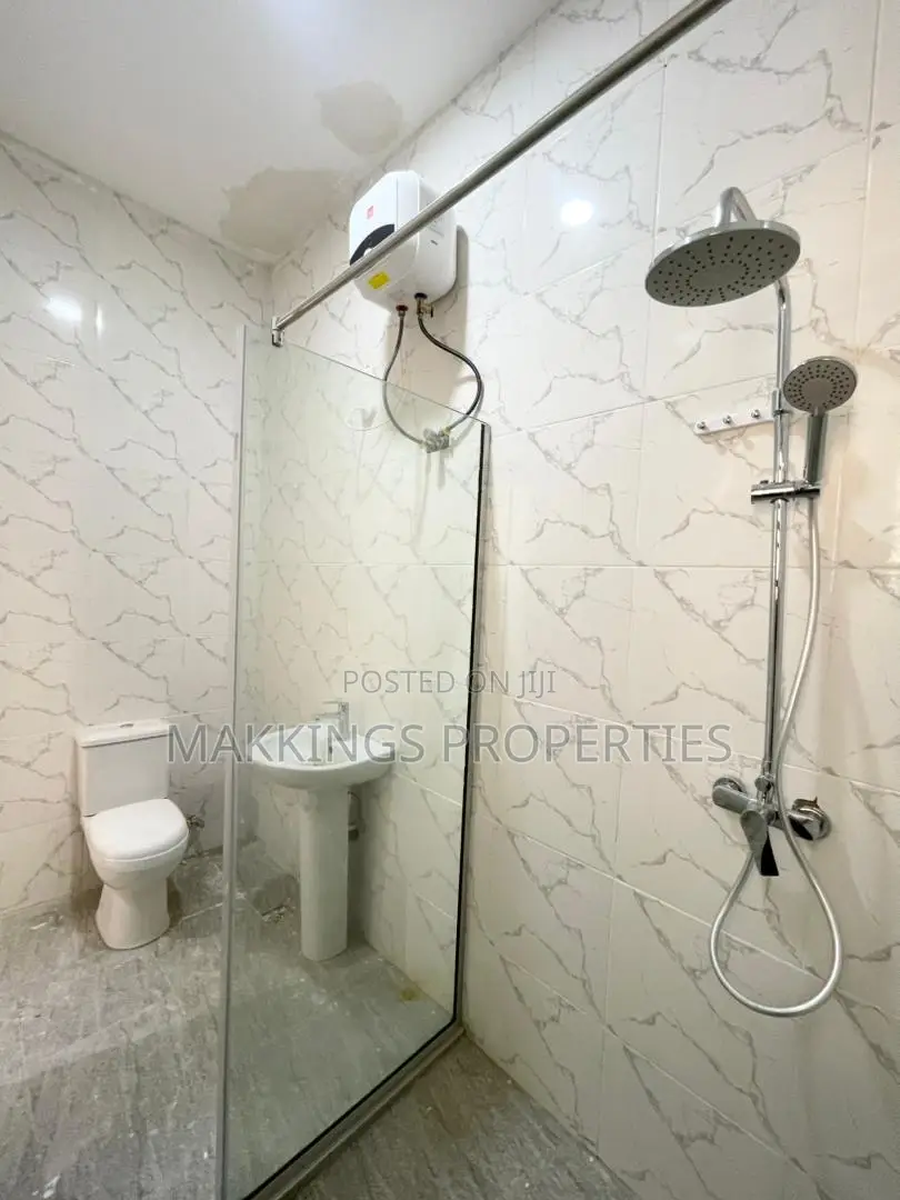 2bdrm Apartment in Chevron for sale in Chevron