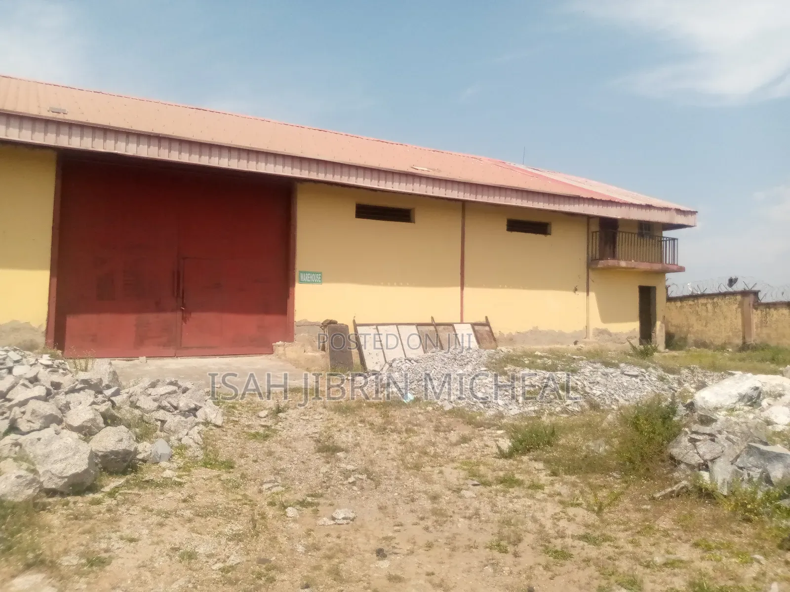 Concrete 300sqm Warehouse Along Deidei Expressway for Rent in Kubwa