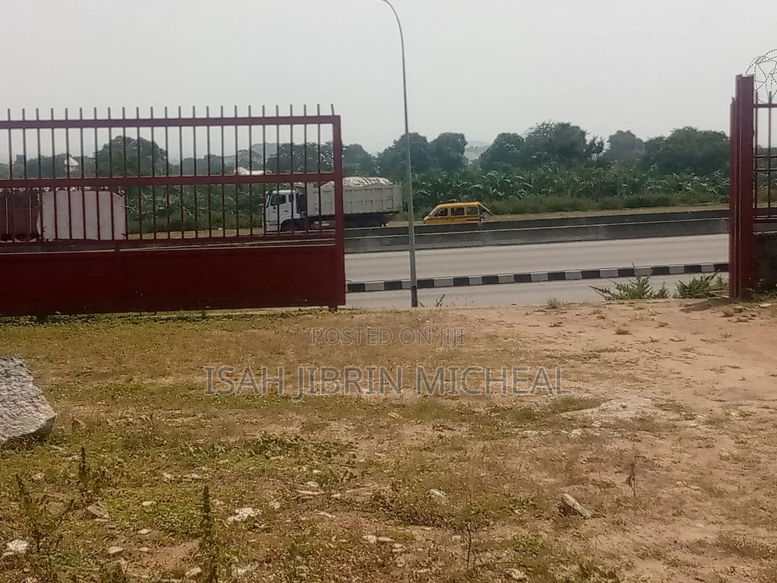 Concrete 300sqm Warehouse Along Deidei Expressway for Rent in Kubwa