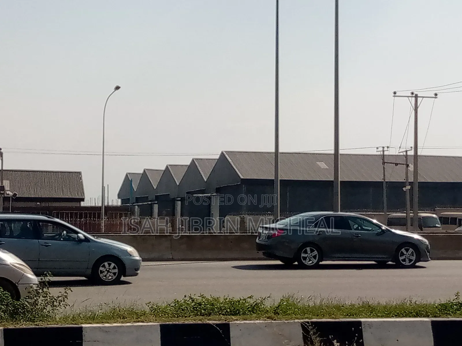 Newly Built Warehouse Along Kubwa Express for Rent. in Kubwa