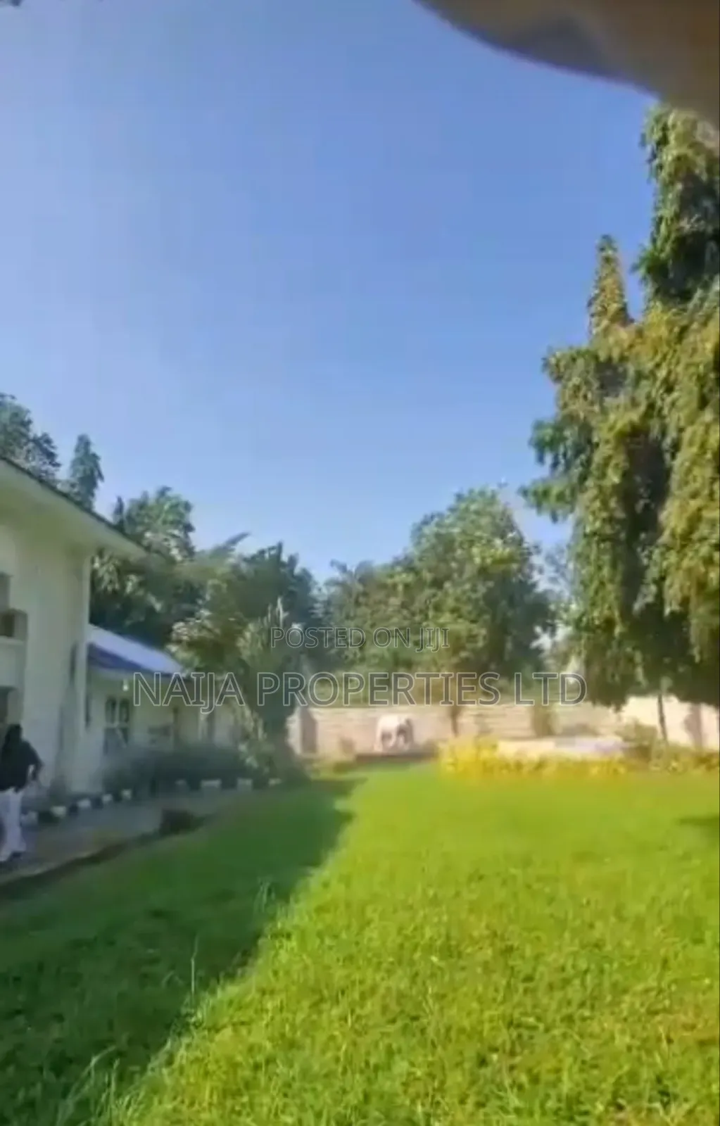 6 Bedroom Duplex on 1500sqm of Land at Ikoyi Crescent for Office Use in Ikoyi