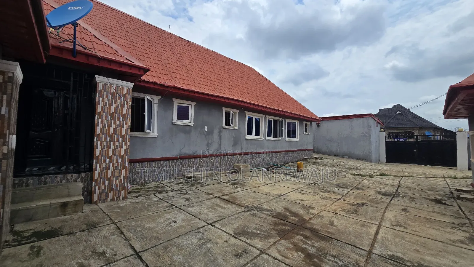 3bdrm Block of Flats in Ologuneru, Ibadan for sale in Ibadan