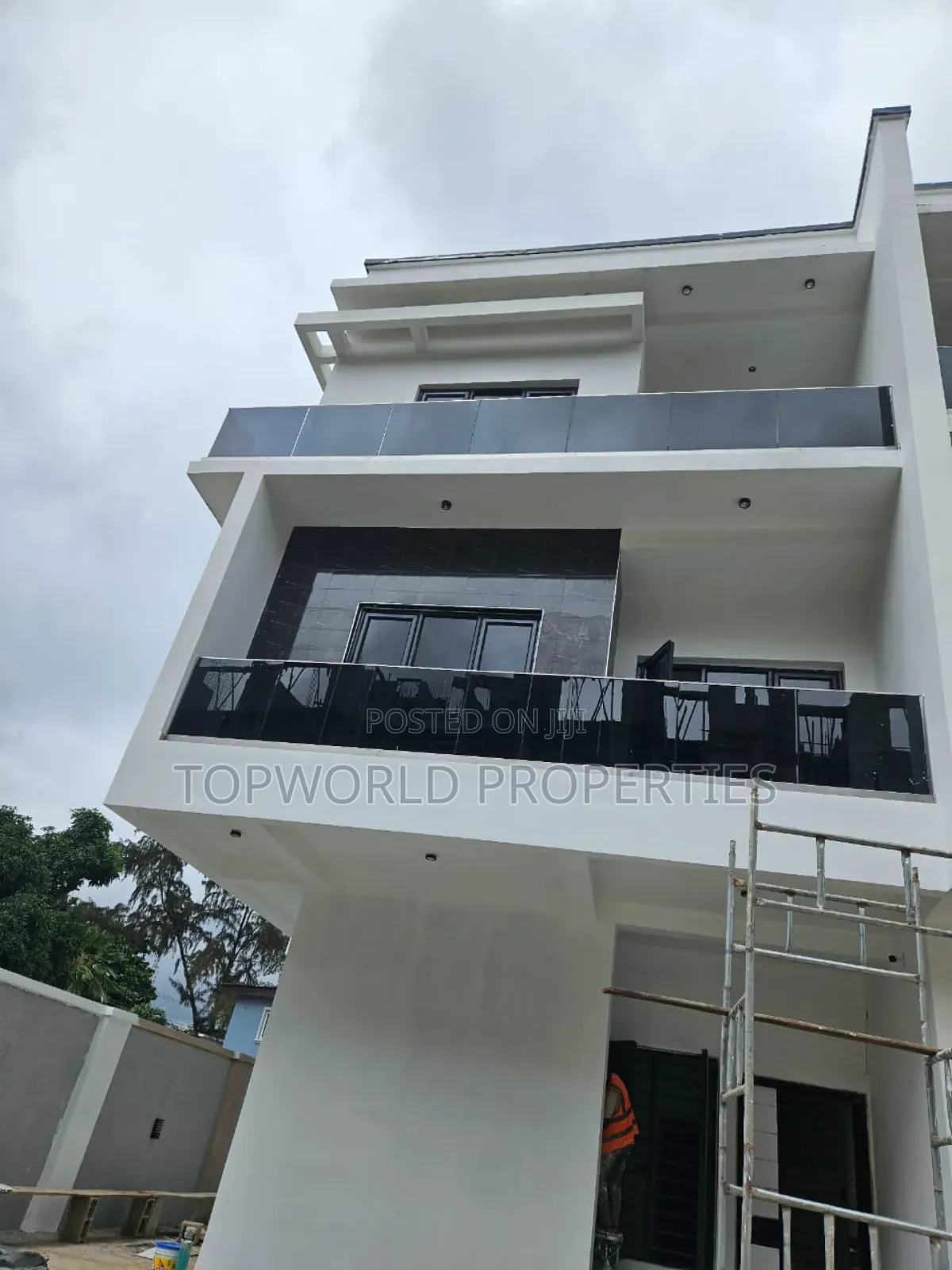 4bdrm Duplex in Ikeja Gra for sale in Ikeja GRA