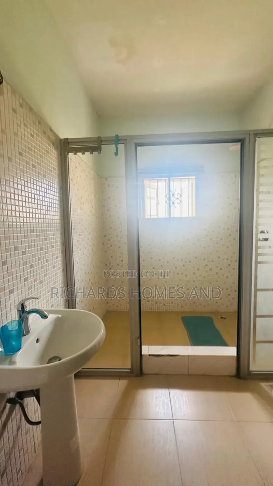 4bdrm House in Chevron for sale in Chevron