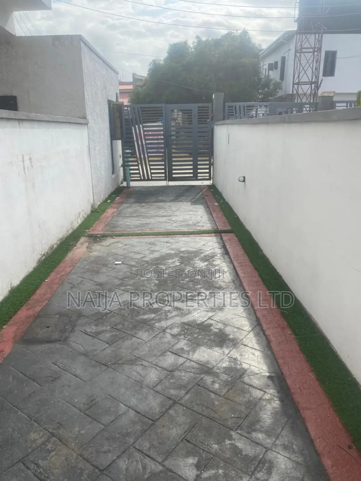 4bdrm Duplex in Ologolo, Lekki for sale in Lekki