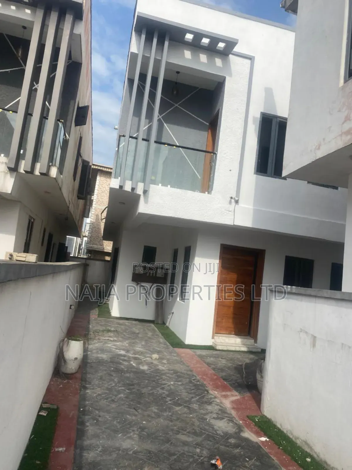 4bdrm Duplex in Ologolo, Lekki for sale in Lekki