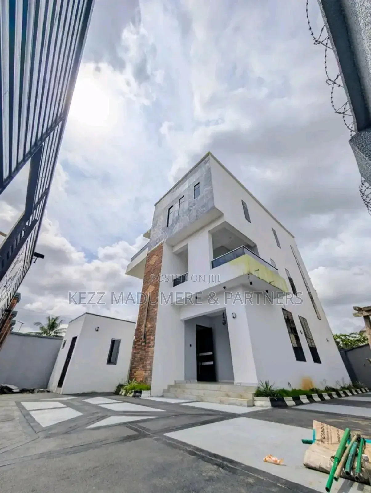 4bdrm Duplex in Ewat Ext ,Uyo ,Akwa for sale in Uyo
