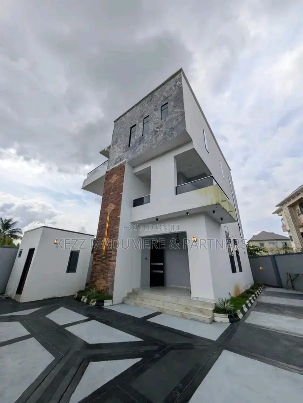 4bdrm Duplex in Ewat Ext ,Uyo ,Akwa for sale in Uyo