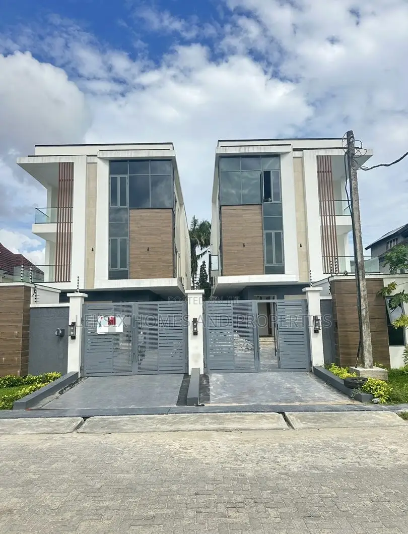 5bdrm Duplex in A Well Serene And, Lekki Phase 1 for sale in Lekki Phase 1