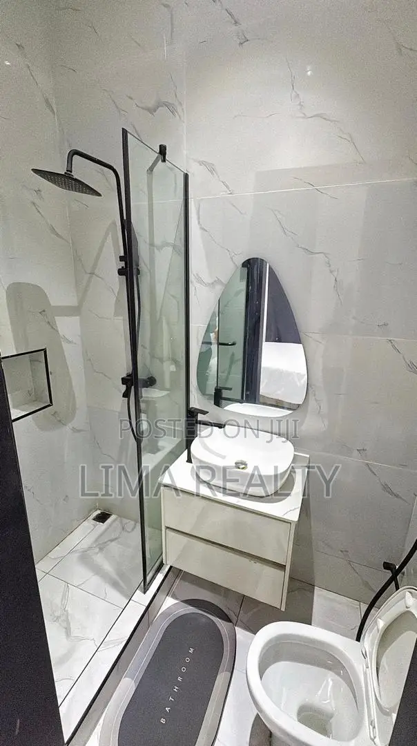 Fully Detached 5 Bedroom for Party and Normal Stay With Swimming Pool in Ikate