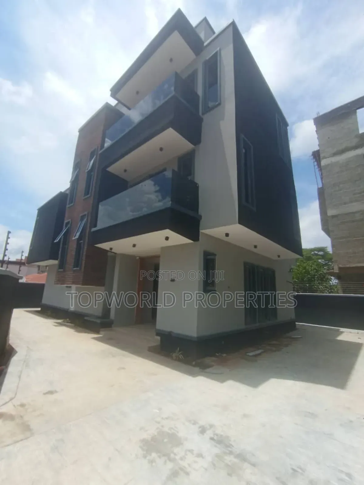 5bdrm Duplex in Ikeja Gra for sale in Ikeja GRA
