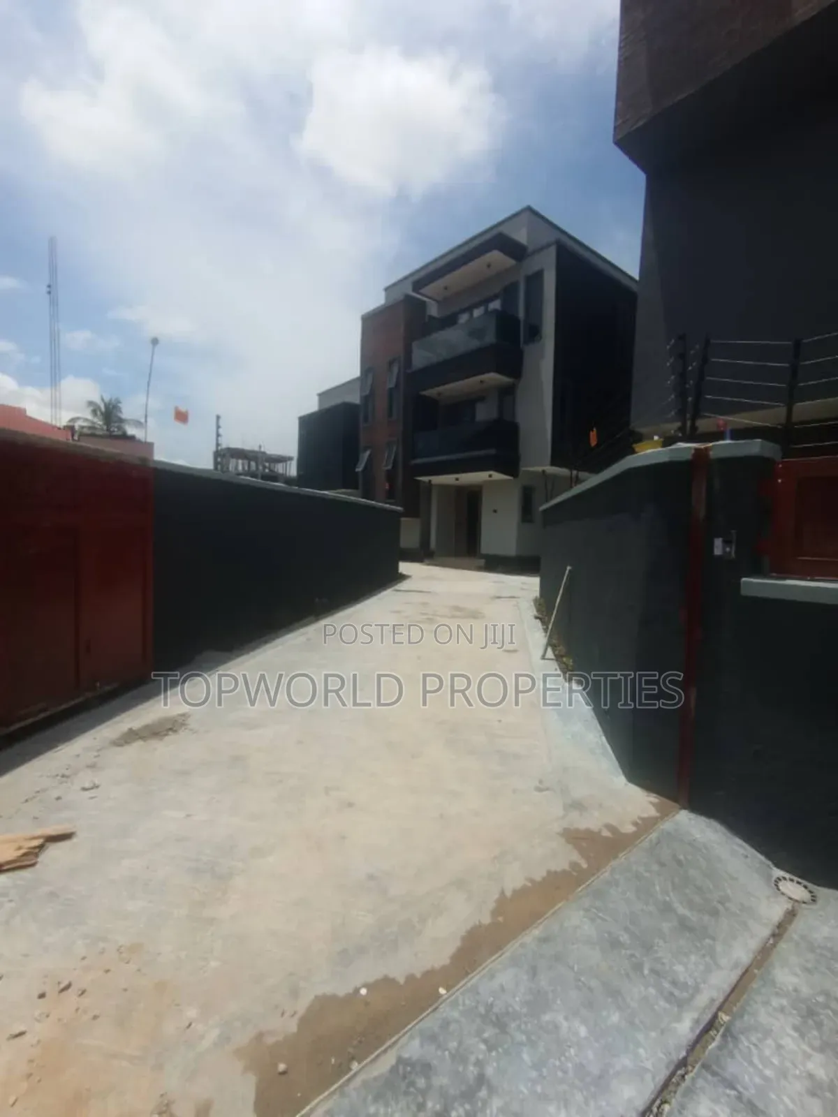 5bdrm Duplex in Ikeja Gra for sale in Ikeja GRA