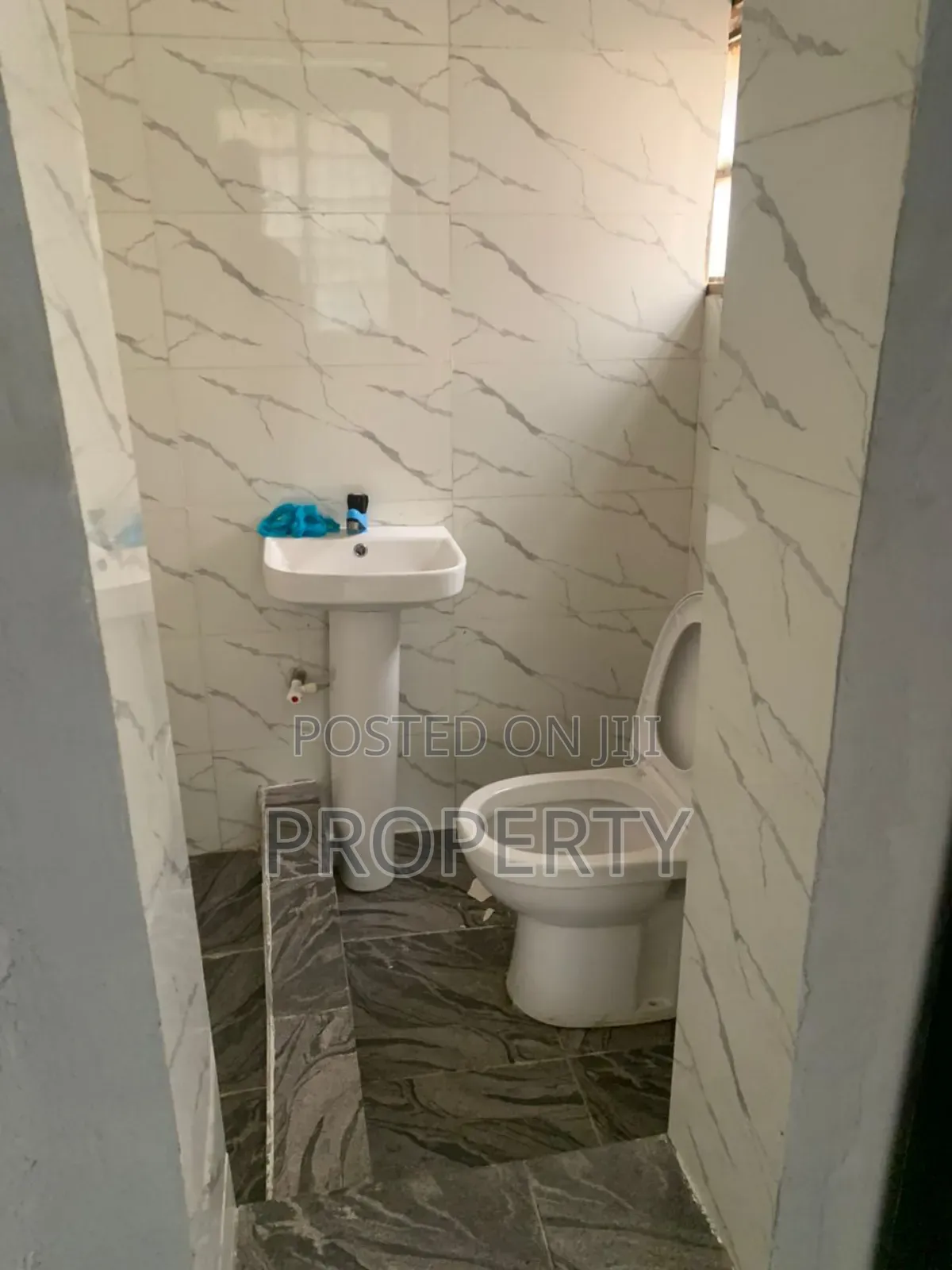 5bdrm Duplex in Omole for rent in Omole Phase 2