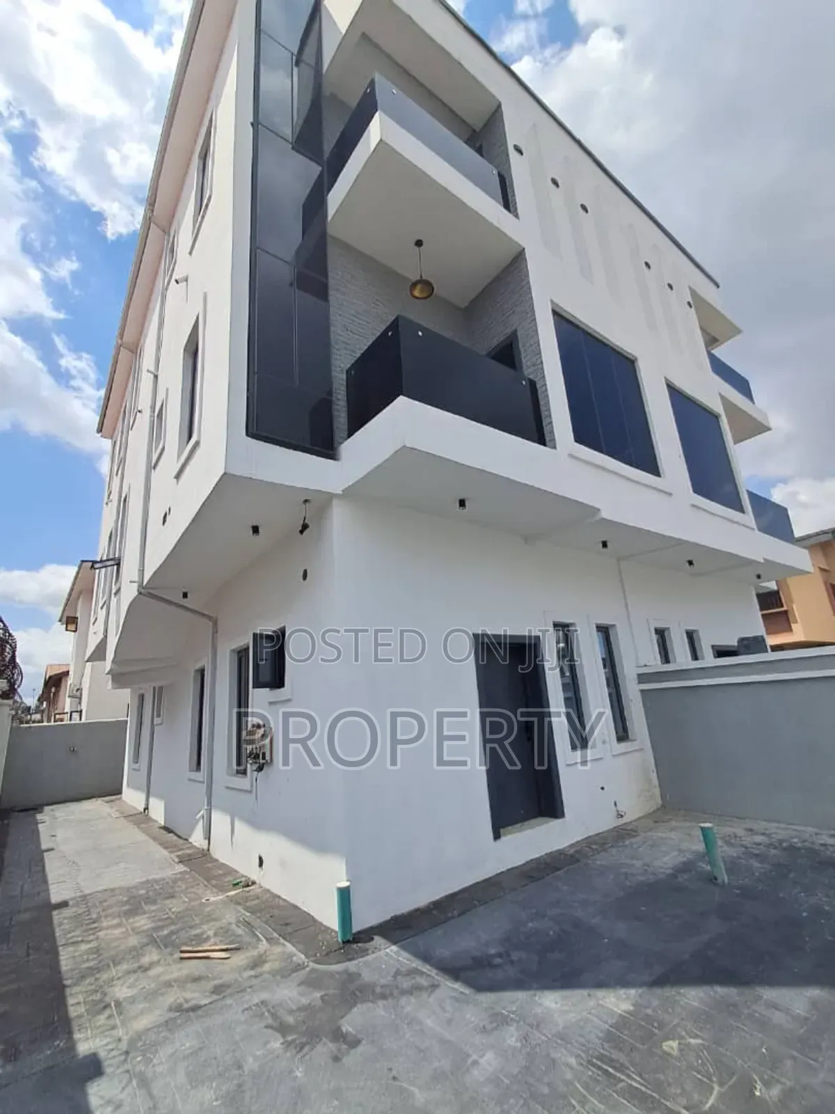 4bdrm Duplex in Magodo Phase 2 for sale in GRA Phase 2 Shangisha