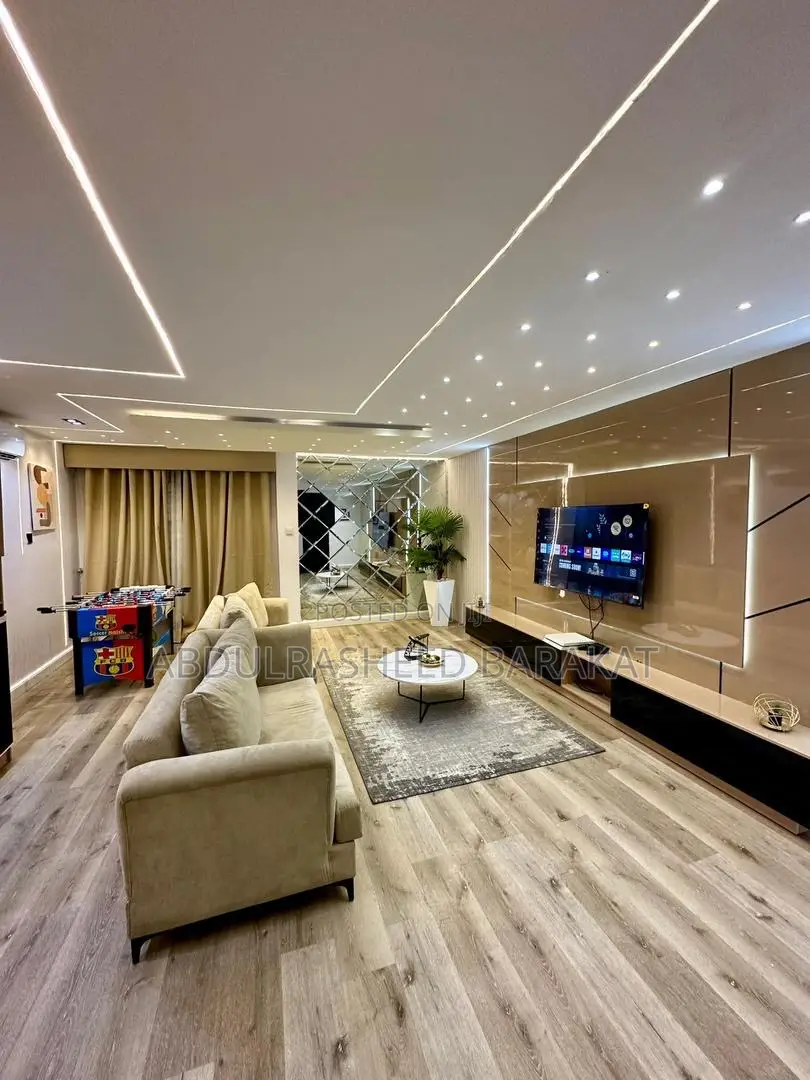 Luxury 1 Bedroom Apartment With Soccer Board in Lekki Phase 1