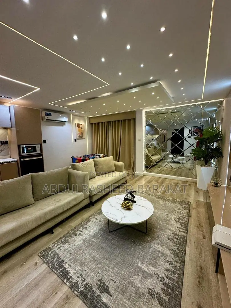 Luxury 1 Bedroom Apartment With Soccer Board in Lekki Phase 1