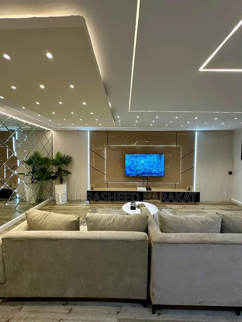 Luxury 1 Bedroom Apartment With Soccer Board in Lekki Phase 1
