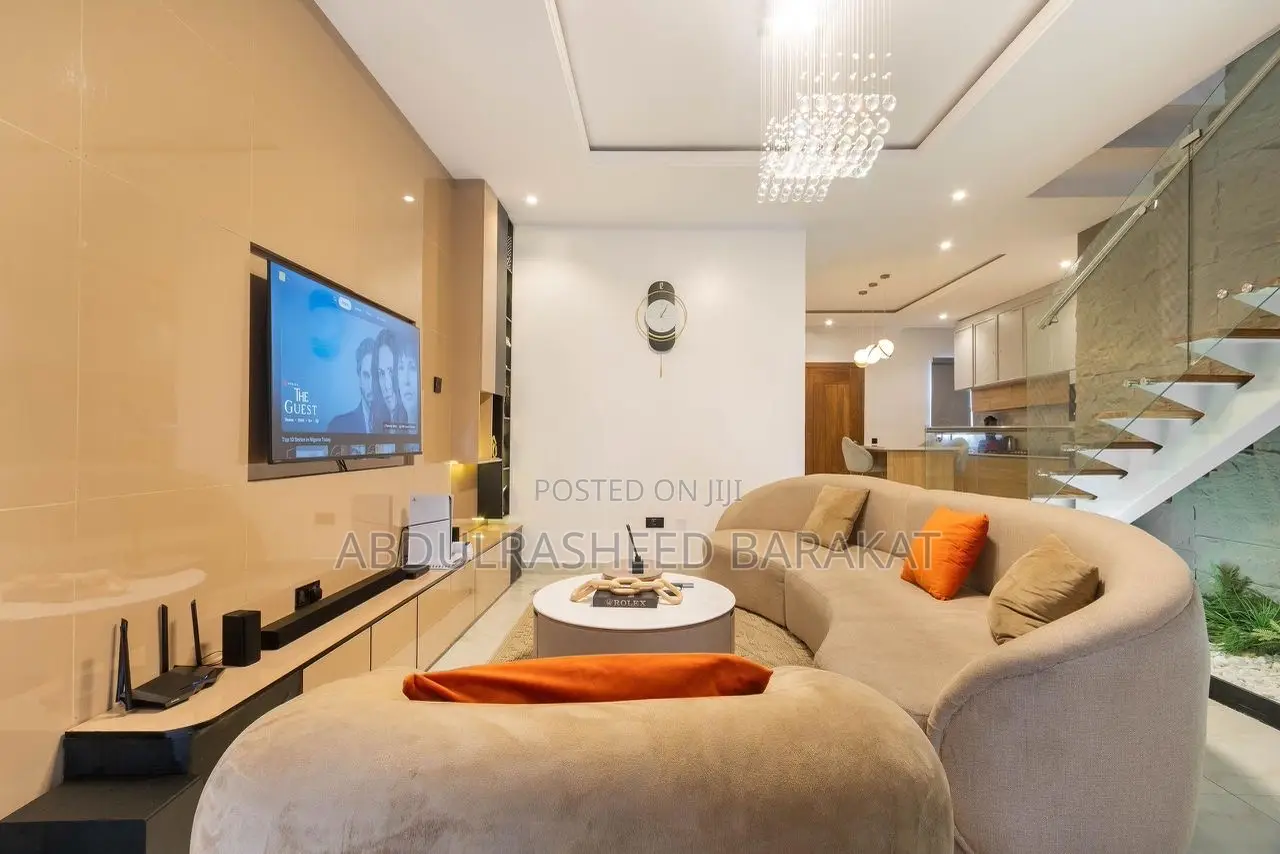 Luxury 2 Bedroom Apartment With Pool Ps5 Balcony Mini Bar in Lekki Phase 1