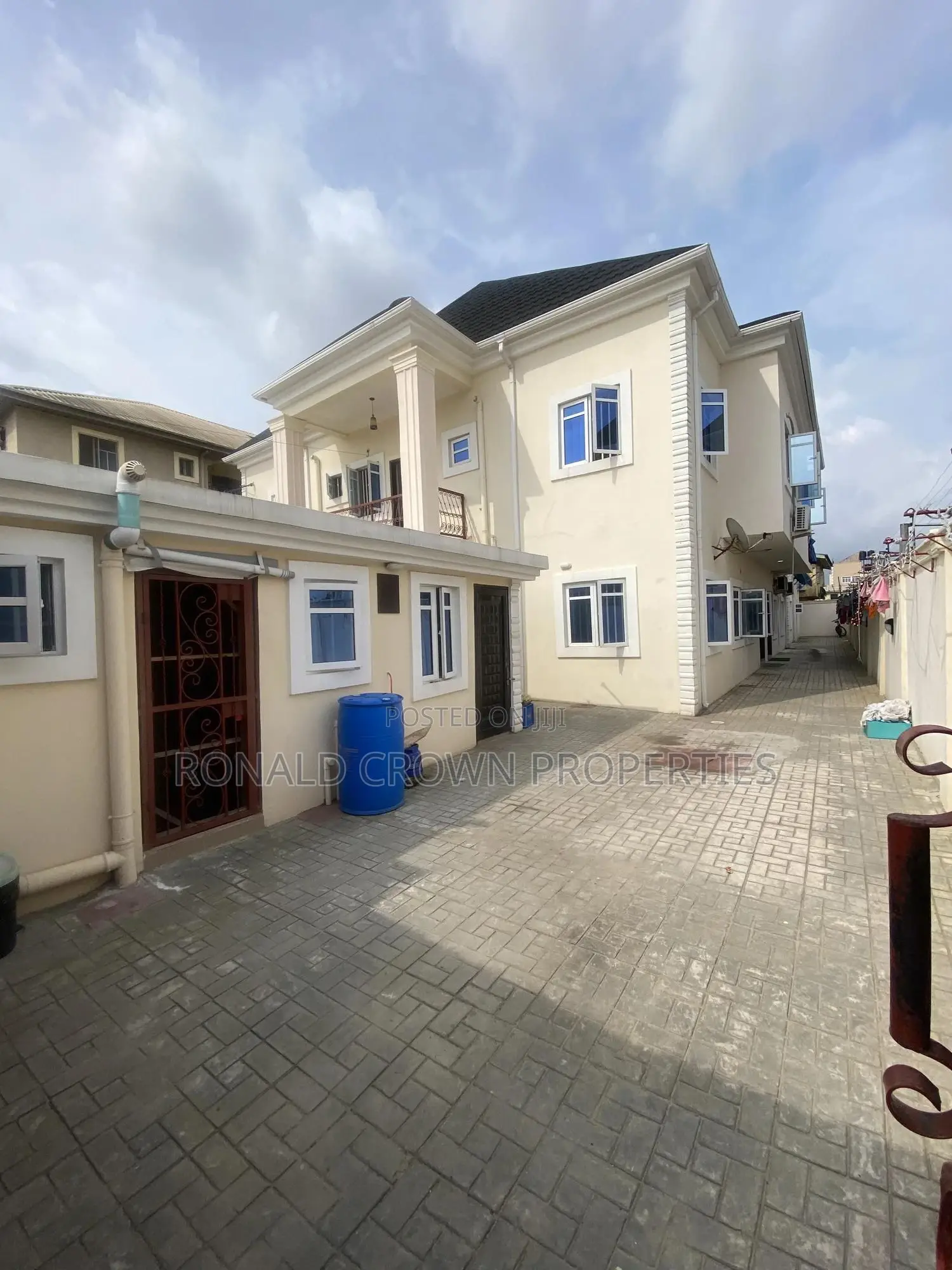3bdrm Block of Flats in Ago Palace for sale in Ago Palace