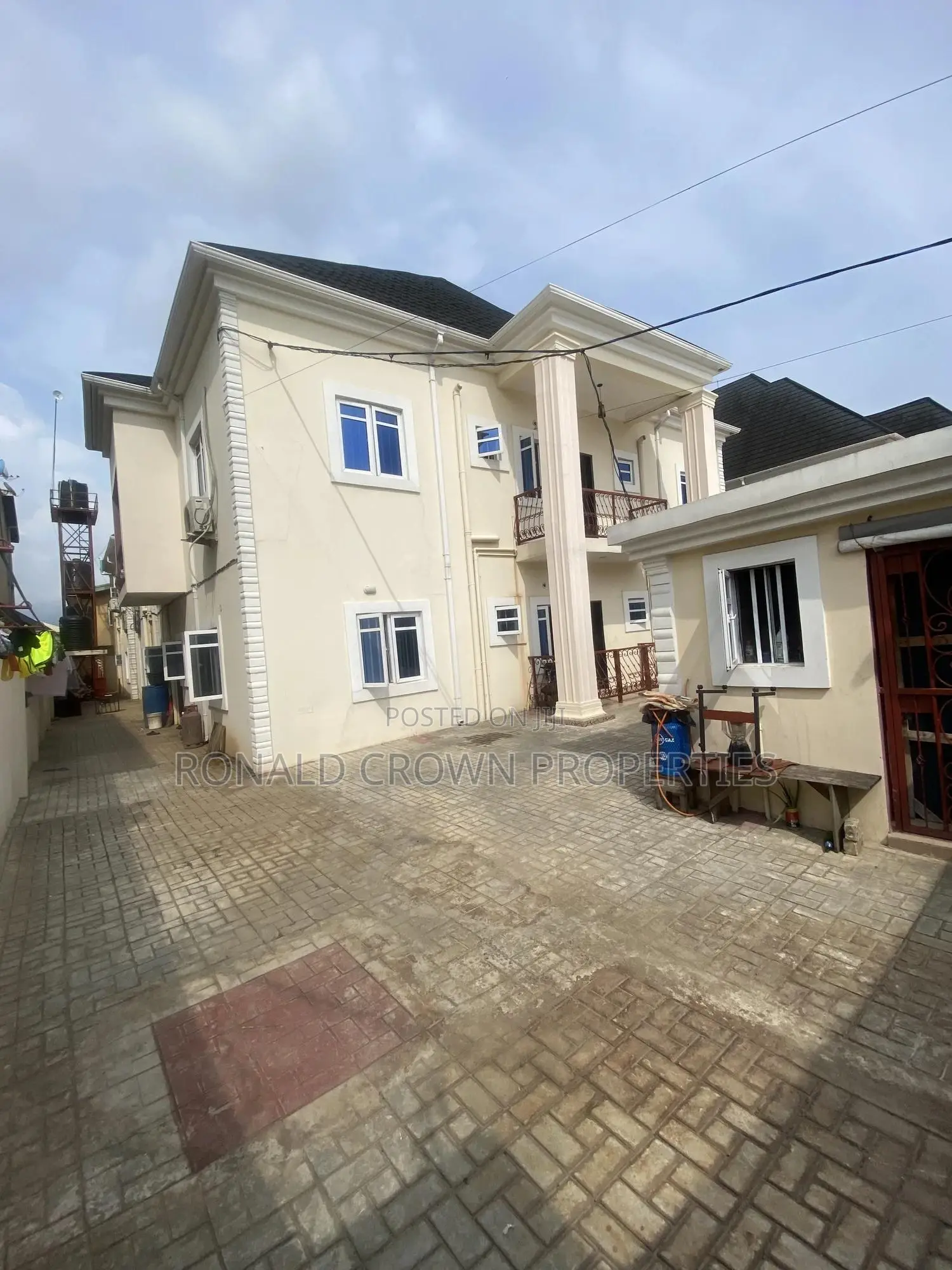 3bdrm Block of Flats in Ago Palace for sale in Ago Palace