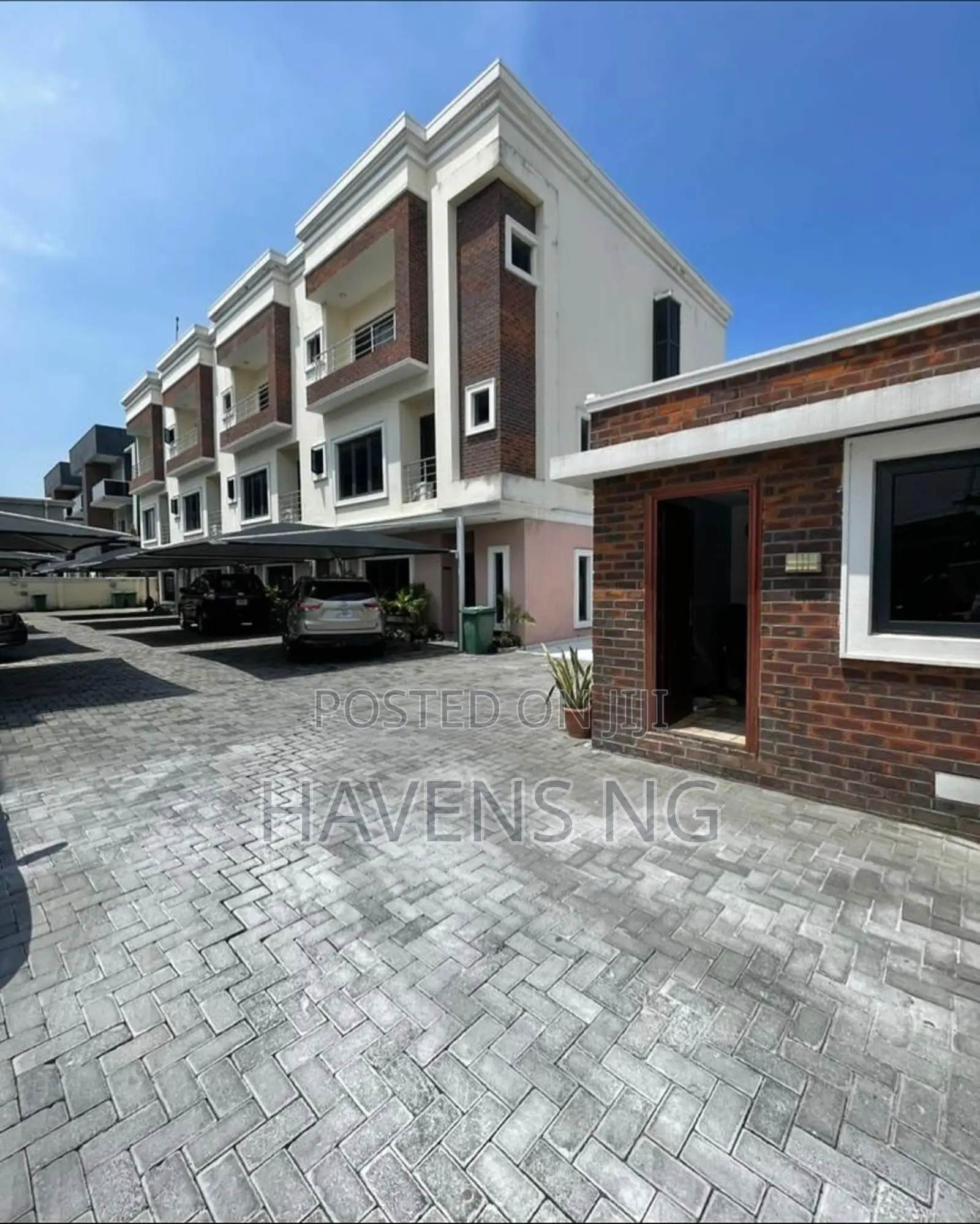 4bdrm Duplex in Lekki for sale in Lekki Expressway