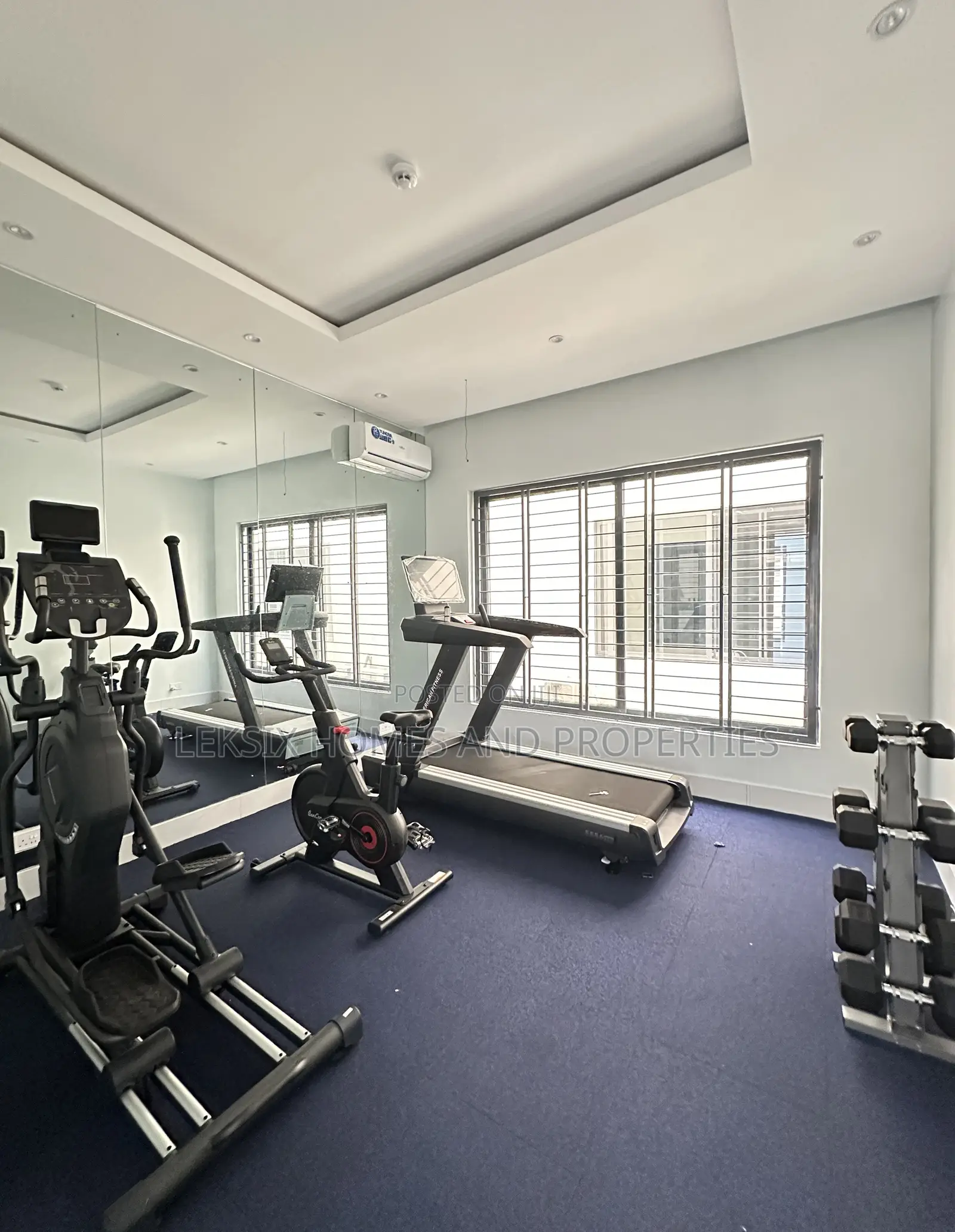 5bdrm Duplex in A Well Serene And, Lekki Phase 1 for sale in Lekki Phase 1