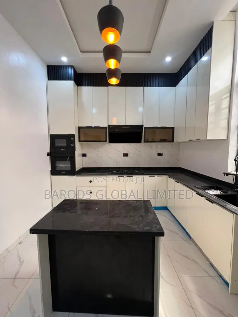 4bdrm Duplex in Lekki Phase 2 for sale in Lekki Phase 2
