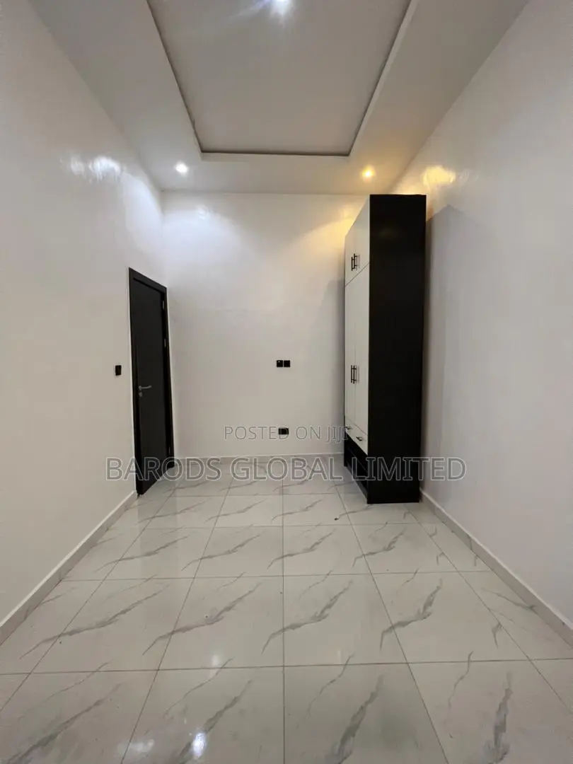4bdrm Duplex in Lekki Phase 2 for sale in Lekki Phase 2