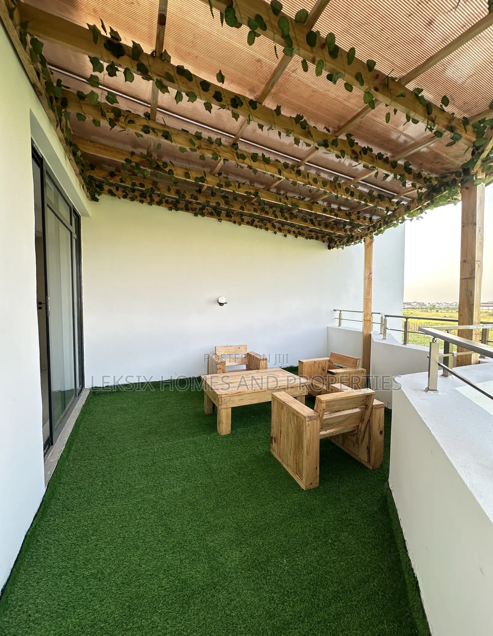 5bdrm Duplex in A Well Secured, Chevron for sale in Chevron