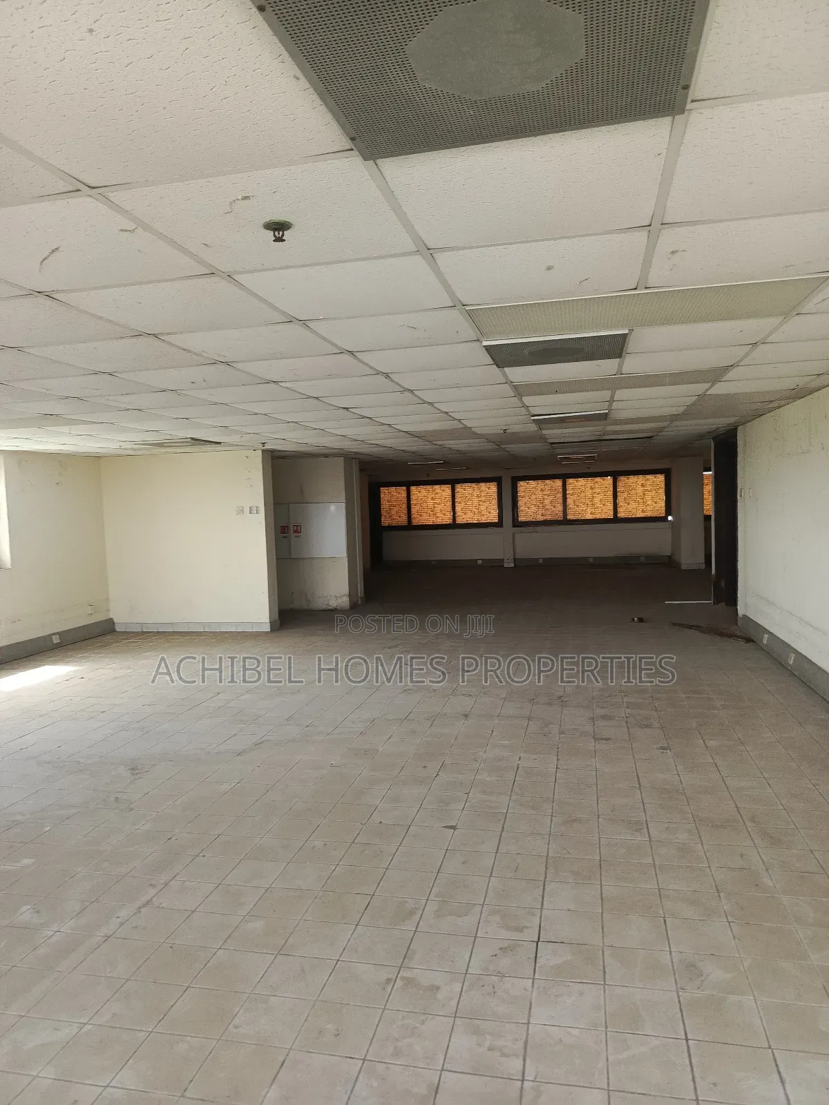 A 430 Square Meter Open Office Space for Commercial Use in Marina in Lagos Island / Lagos Island