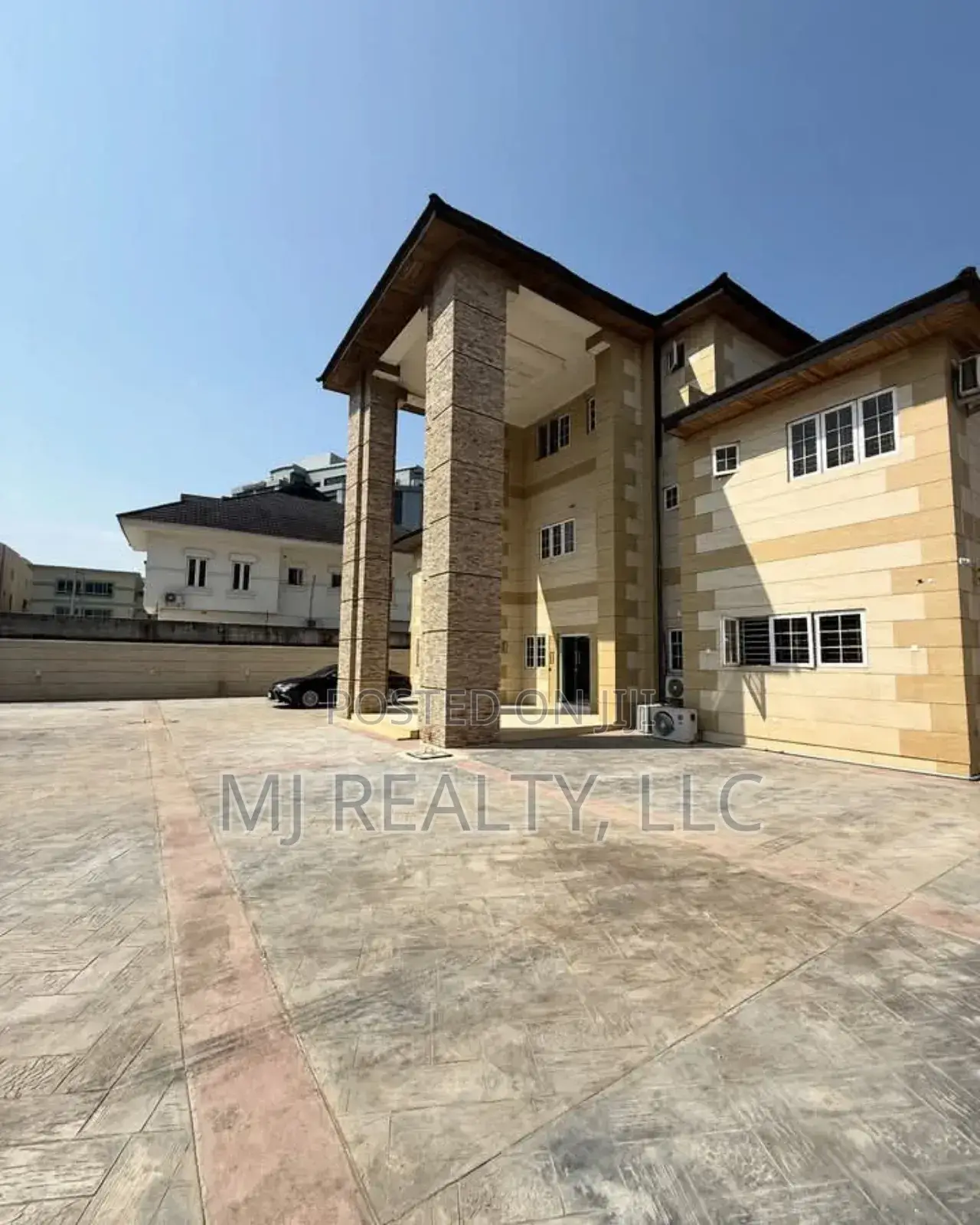 Fully Furnished 16 Rooms Guest House at Oniru, Vi in Victoria Island Extension