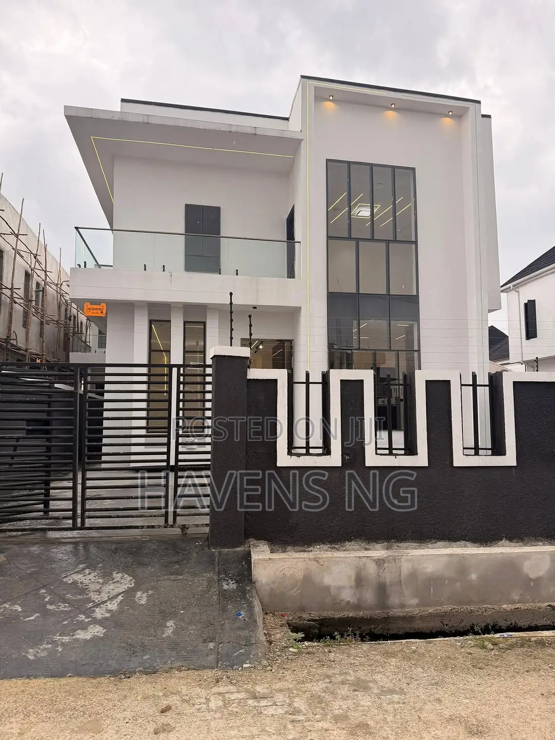 4bdrm Duplex in Off Lekki-Epe Expressway for sale in Off Lekki-Epe Expressway