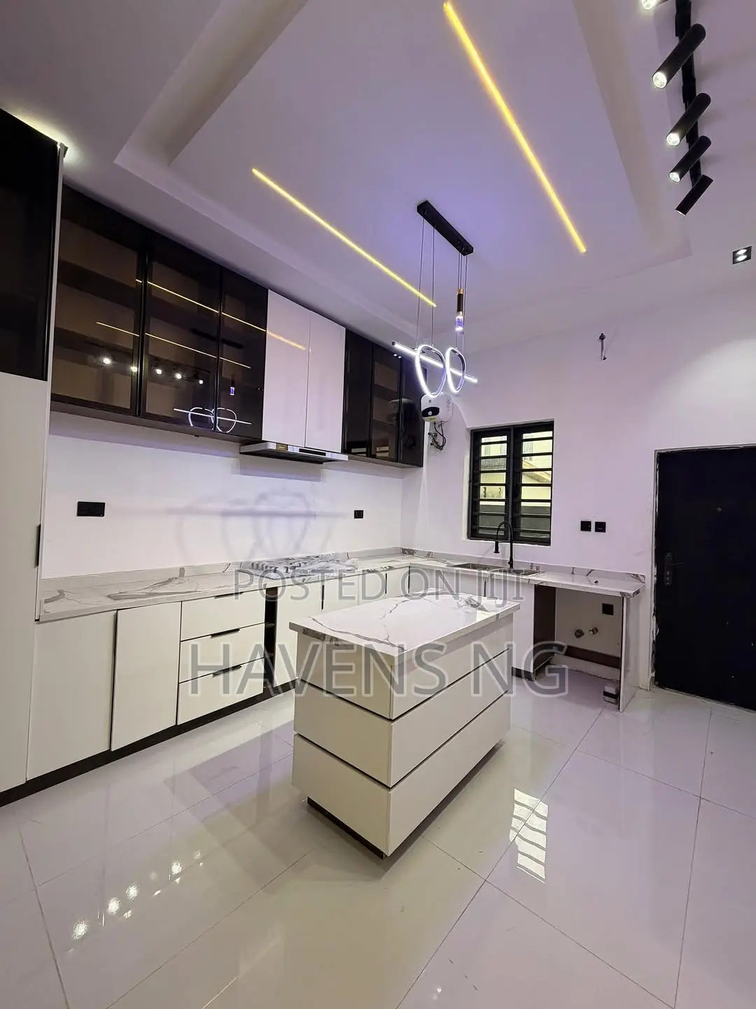 4bdrm Duplex in Off Lekki-Epe Expressway for sale in Off Lekki-Epe Expressway