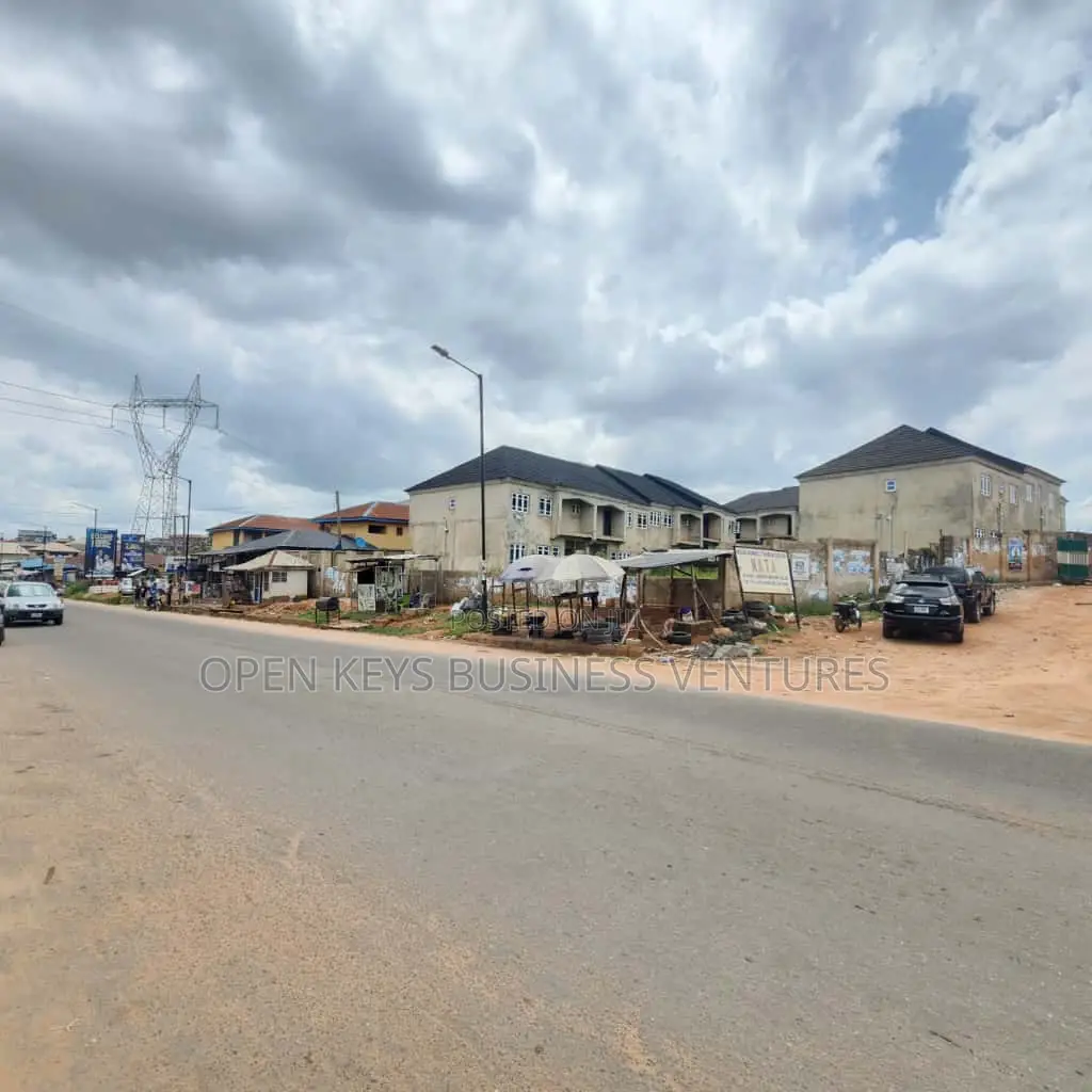 4bdrm Duplex in Eleyele-Ologuneru for sale in Eleyele
