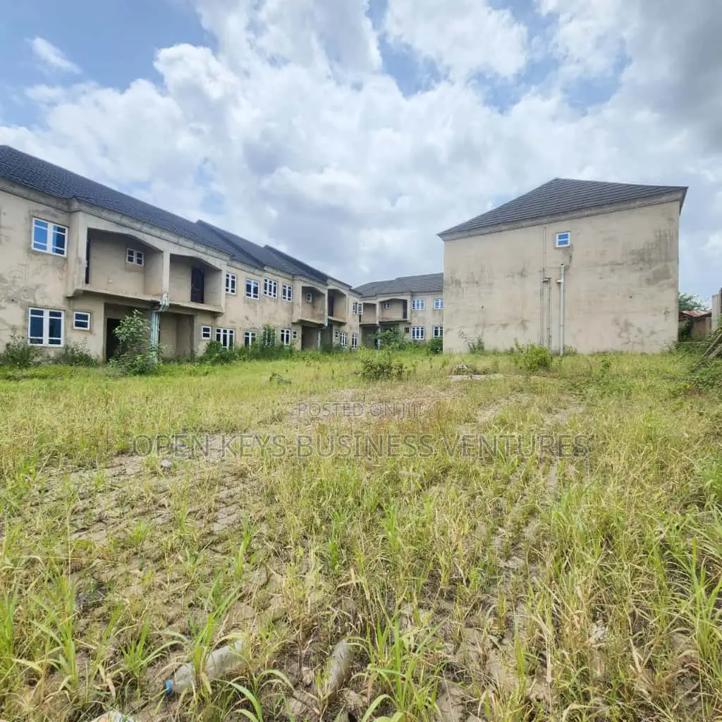 4bdrm Duplex in Eleyele-Ologuneru for sale in Eleyele