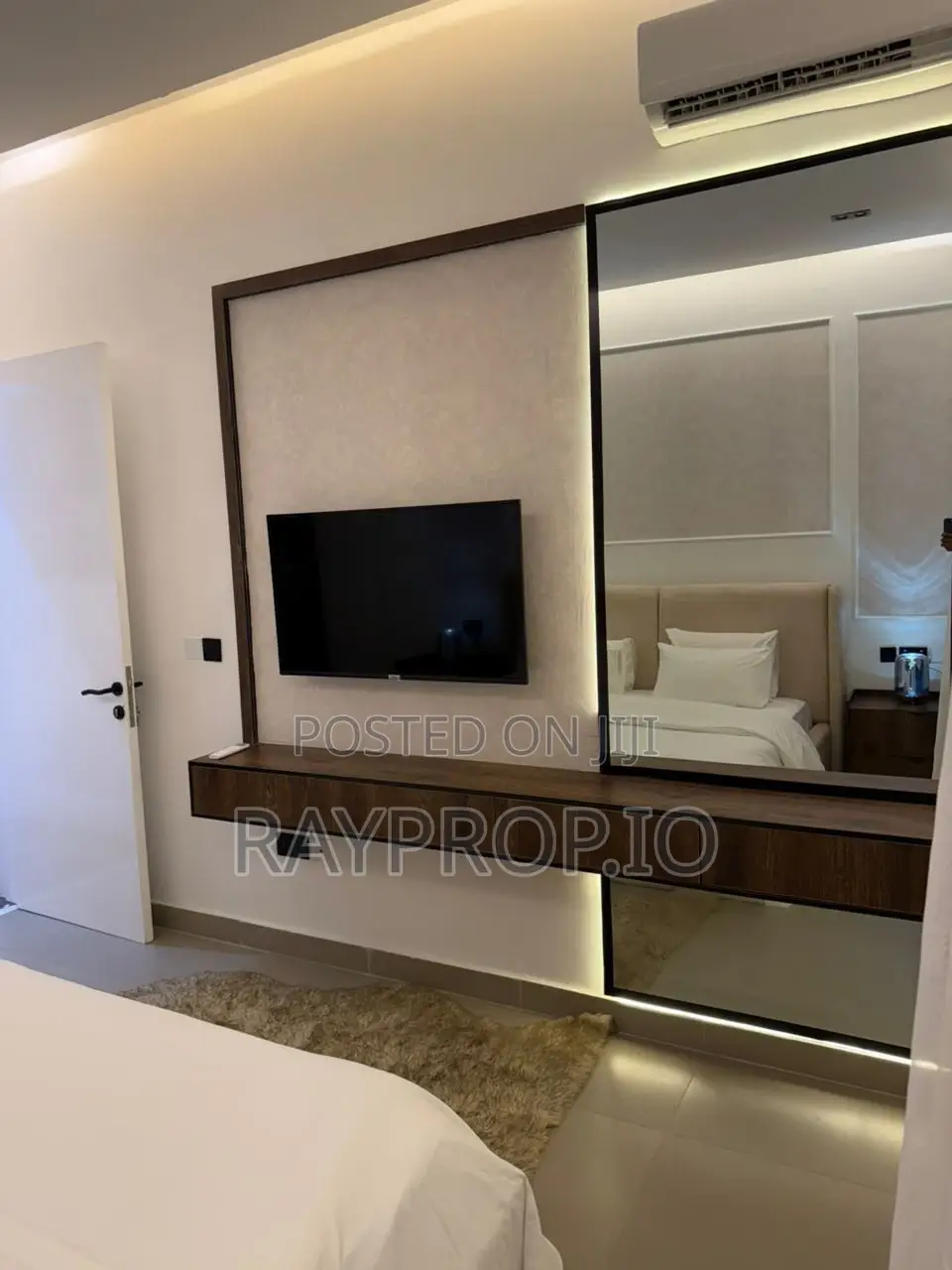 19a03euy - 1 Bedroom Shortlet in Lekki Phase 1 in Lekki Phase 1