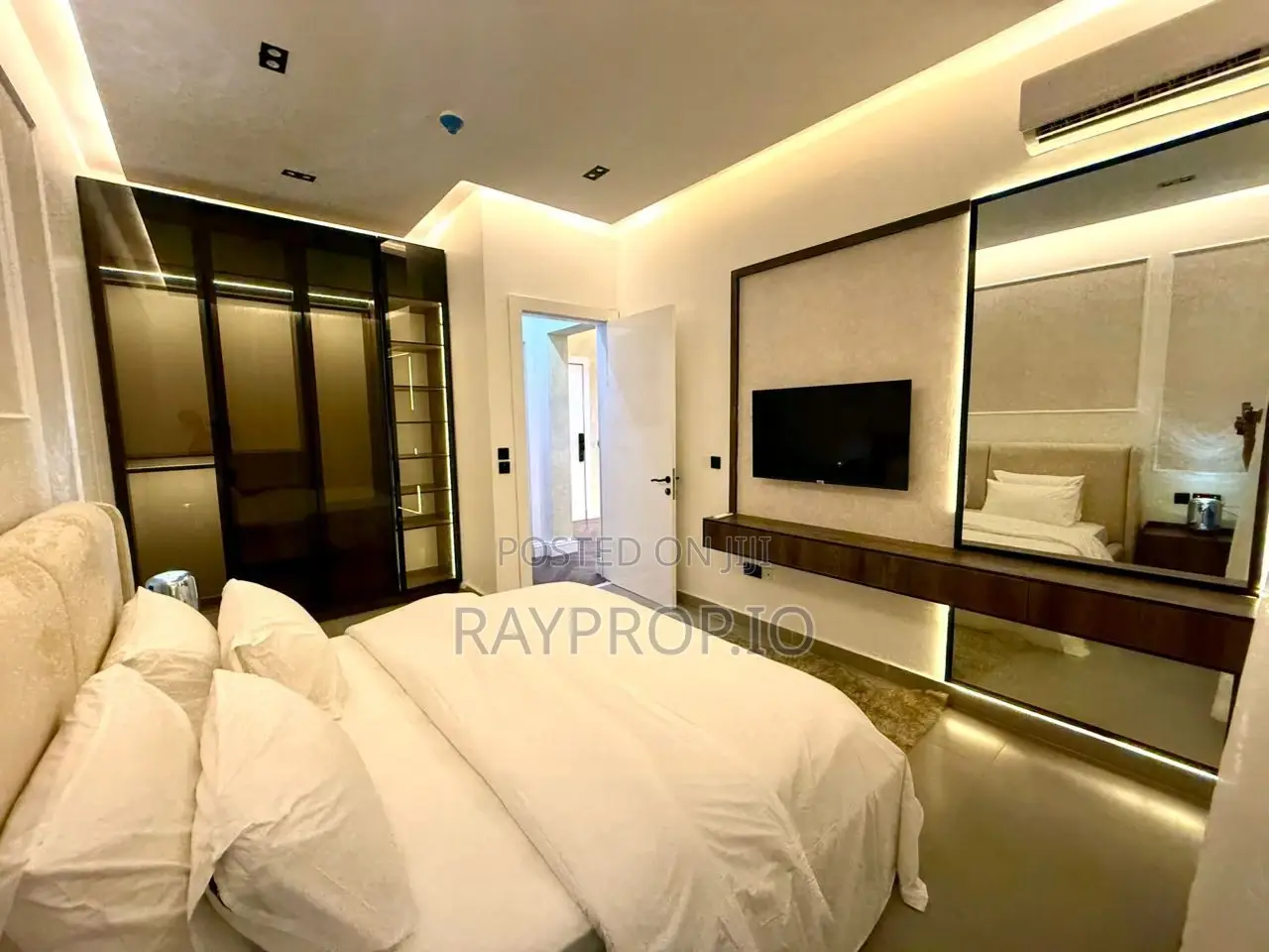 19a03euy - 1 Bedroom Shortlet in Lekki Phase 1 in Lekki Phase 1