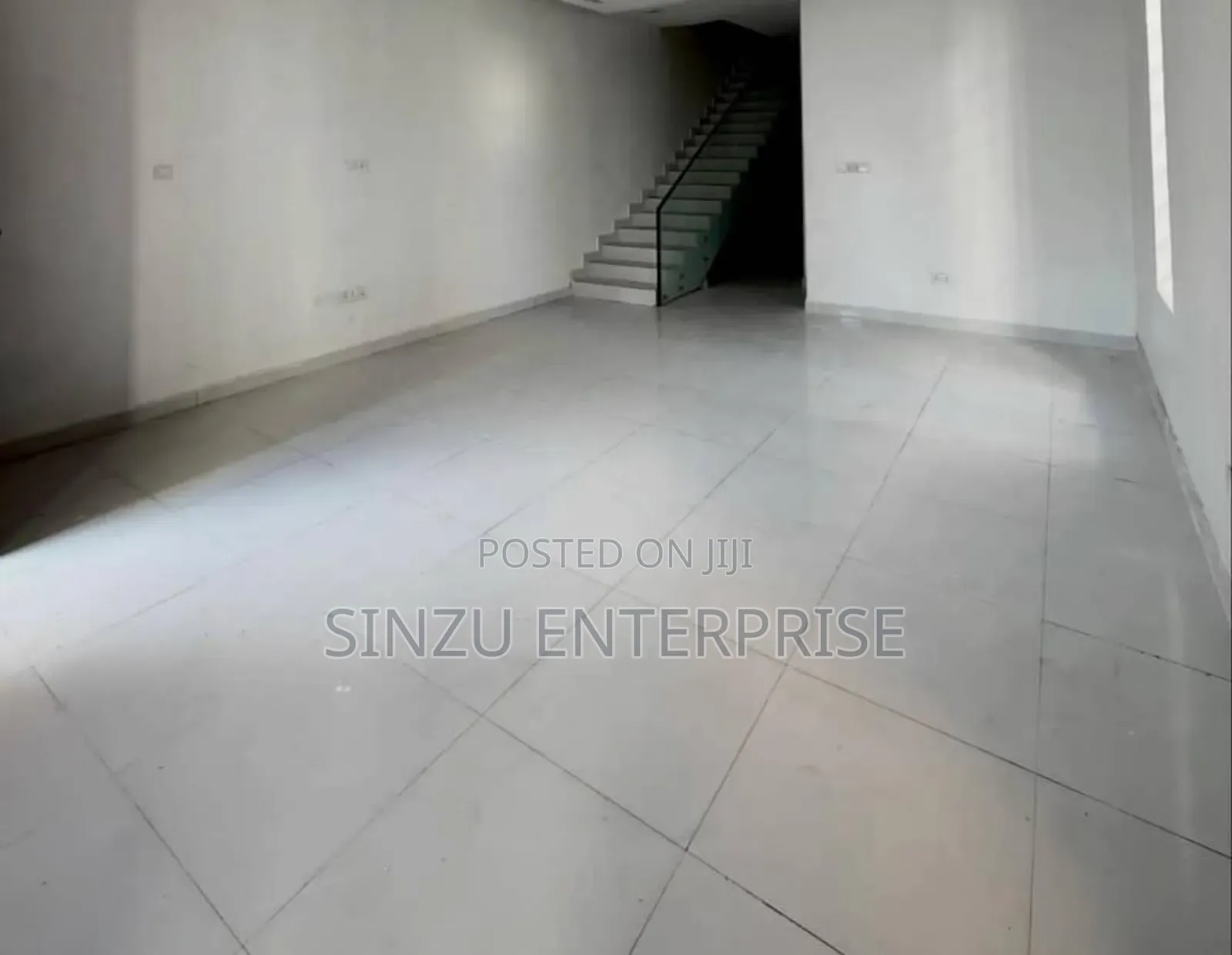 1bdrm Shared Apartment in New Road, Chevron for rent in Chevron