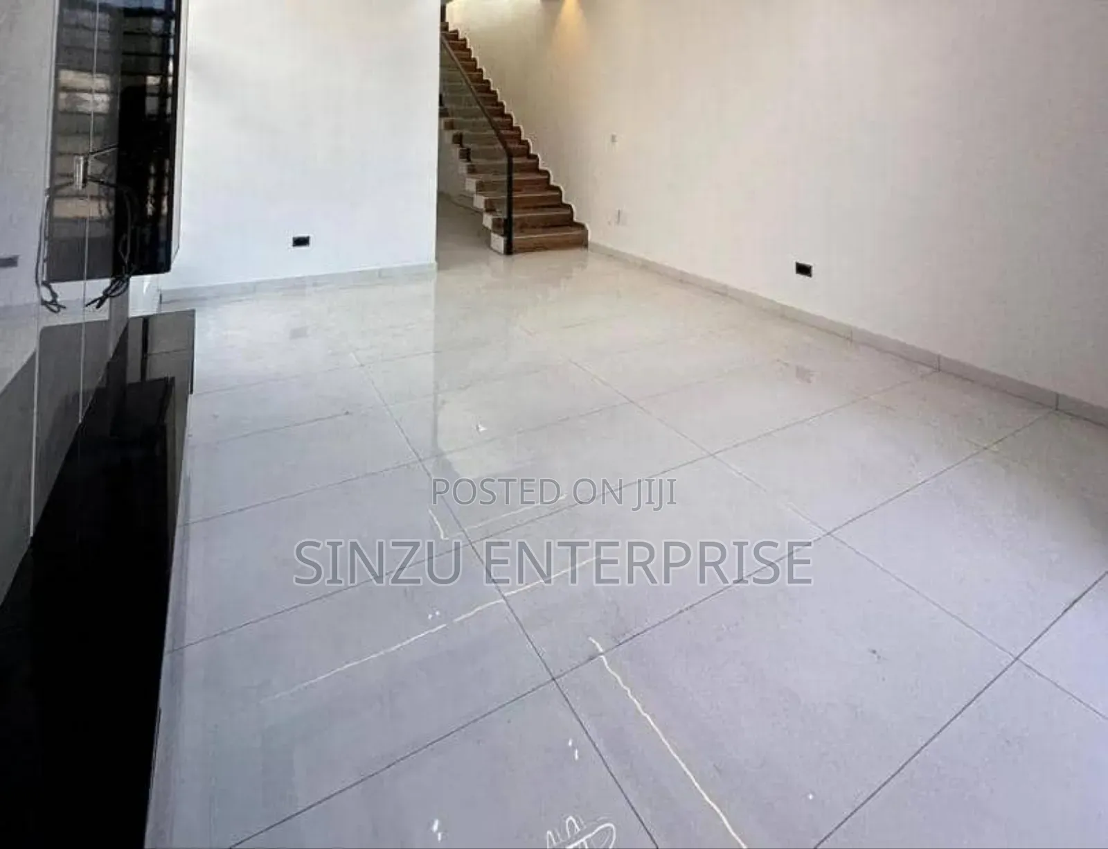 1bdrm Shared Apartment in New Road, Chevron for rent in Chevron