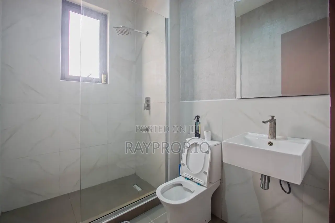 11ec57qd - 2 Bedroom Shortlet in Lekki Phase 1 in Lekki Phase 1
