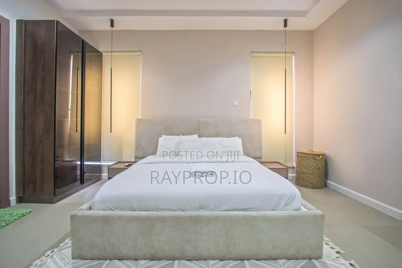 11ec57qd - 2 Bedroom Shortlet in Lekki Phase 1 in Lekki Phase 1
