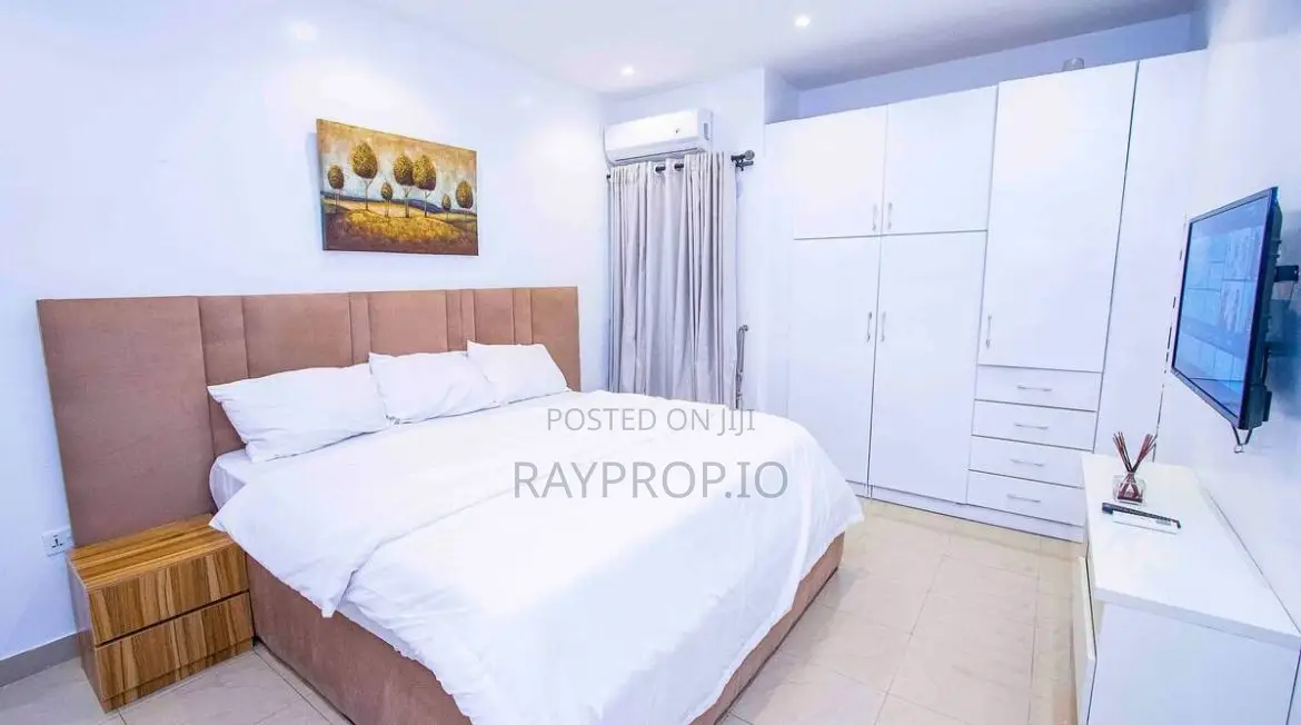 133715mk - 3 Bedroom Shortlet in Ikoyi in Parkview Estate