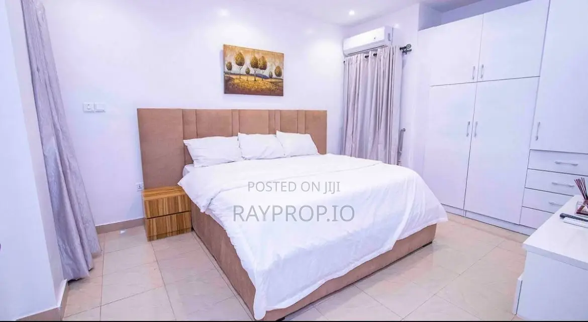 133715mk - 3 Bedroom Shortlet in Ikoyi in Parkview Estate