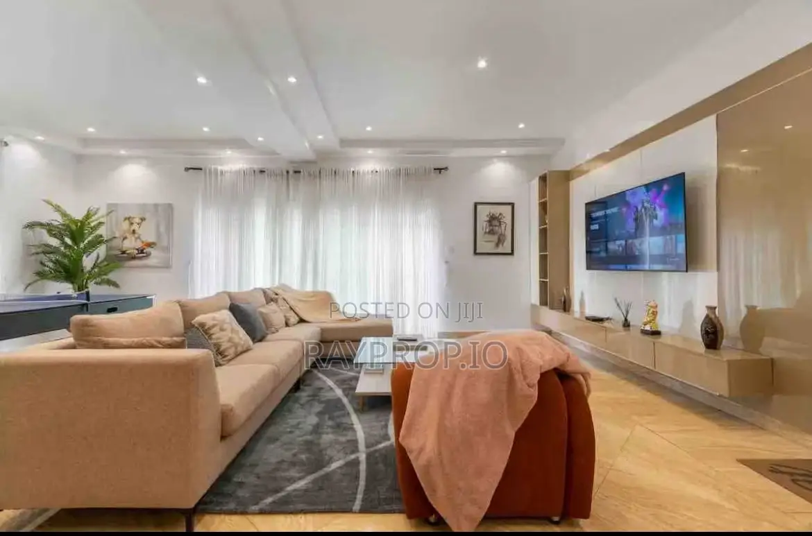 133715mk - 3 Bedroom Shortlet in Ikoyi in Parkview Estate