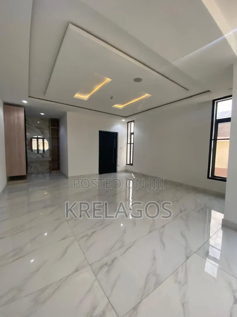5bdrm Duplex in Royal Garden, Off Lekki-Epe Expressway for sale in Off Lekki-Epe Expressway