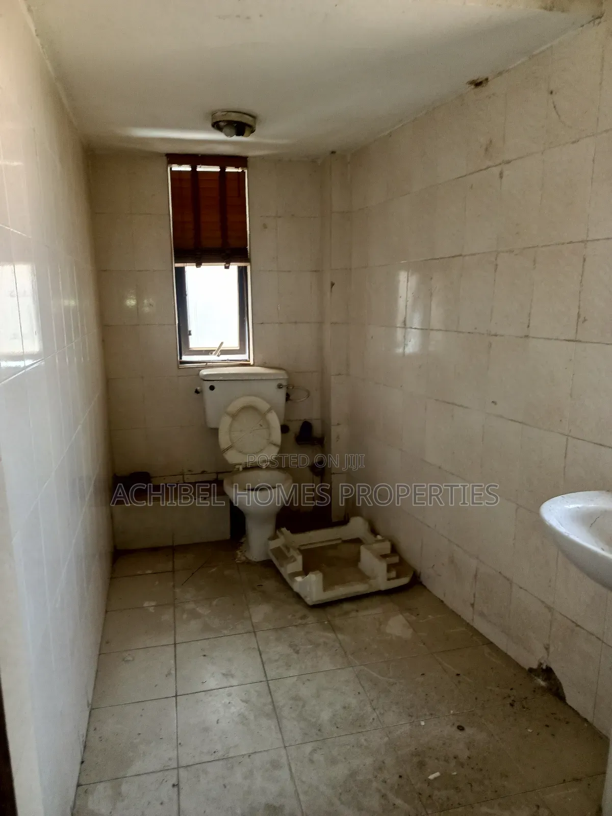 A 285 Square Meter Office Space at Broad Street, Lagos Island in Lagos Island / Lagos Island