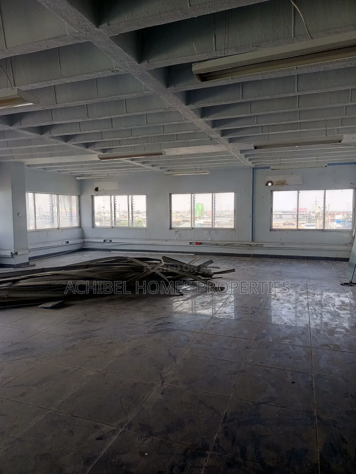 A 300 Square Meter Office Space in Lagos Island / Lagos Island