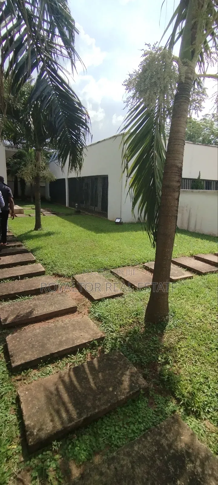 Executive Office Space With Standby Power Plant in Benin City