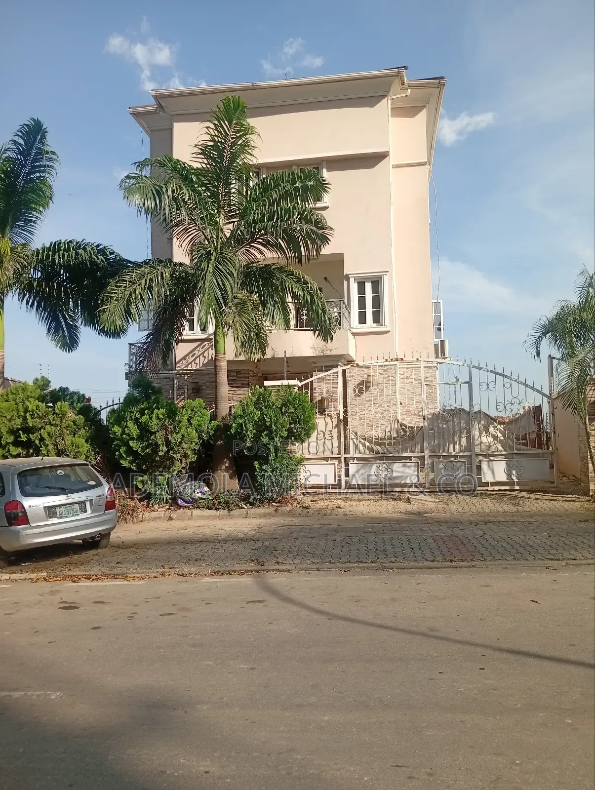 6bdrm Duplex in British Village Wuse for sale in Wuse 2