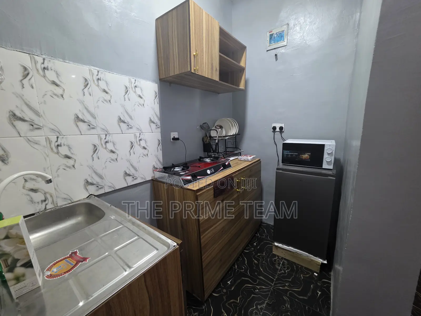 Prime Gold Mini-Flat Apartment in Alagomeji